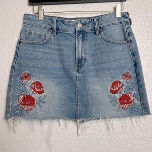 PacSun Mini Denim Skirt With Floral Embroidery Size 27